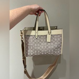 COACH Field Tote 30 in Signature Jacquard